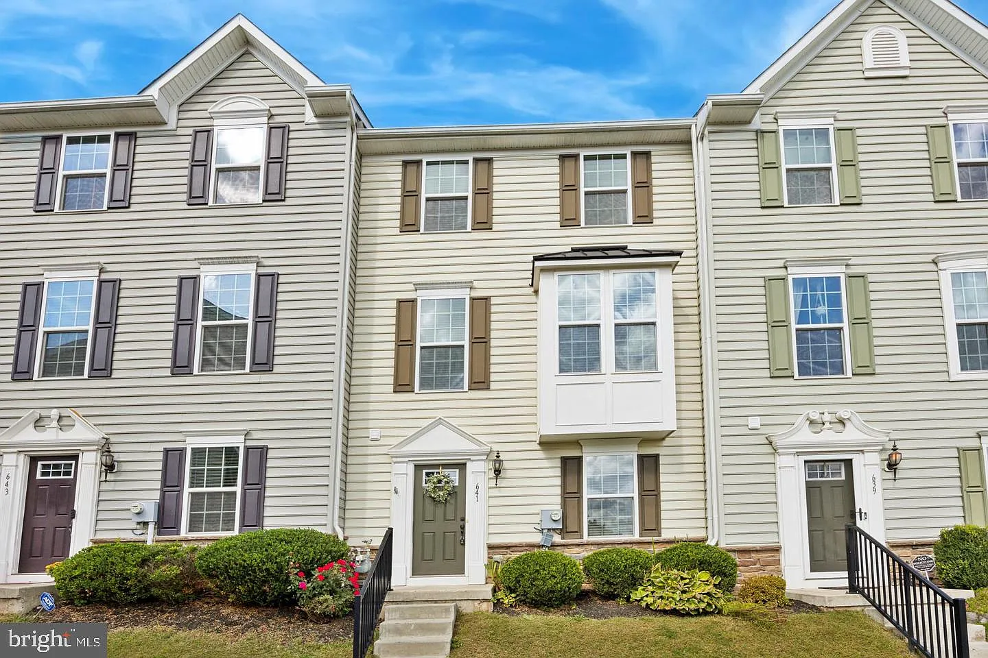 3 bed, 2.5 bath, 1632 sqft, $2,900 — Photo 1