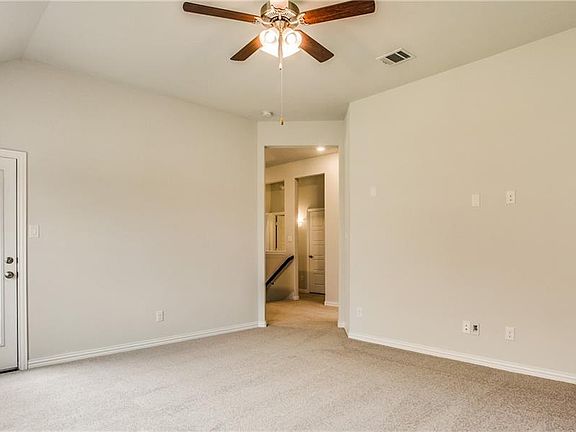 5th image of 2479 Empire Dr