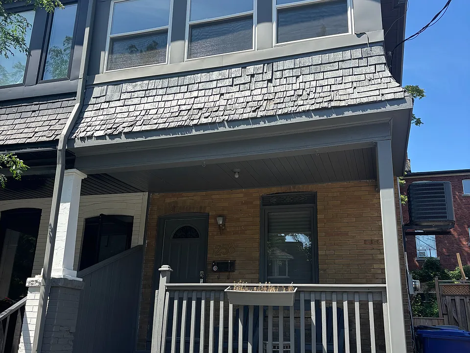 258 Howland Ave