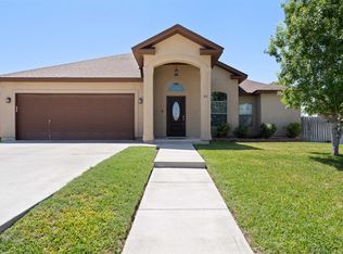 64 Yvonne Dr, Del Rio, TX 78840