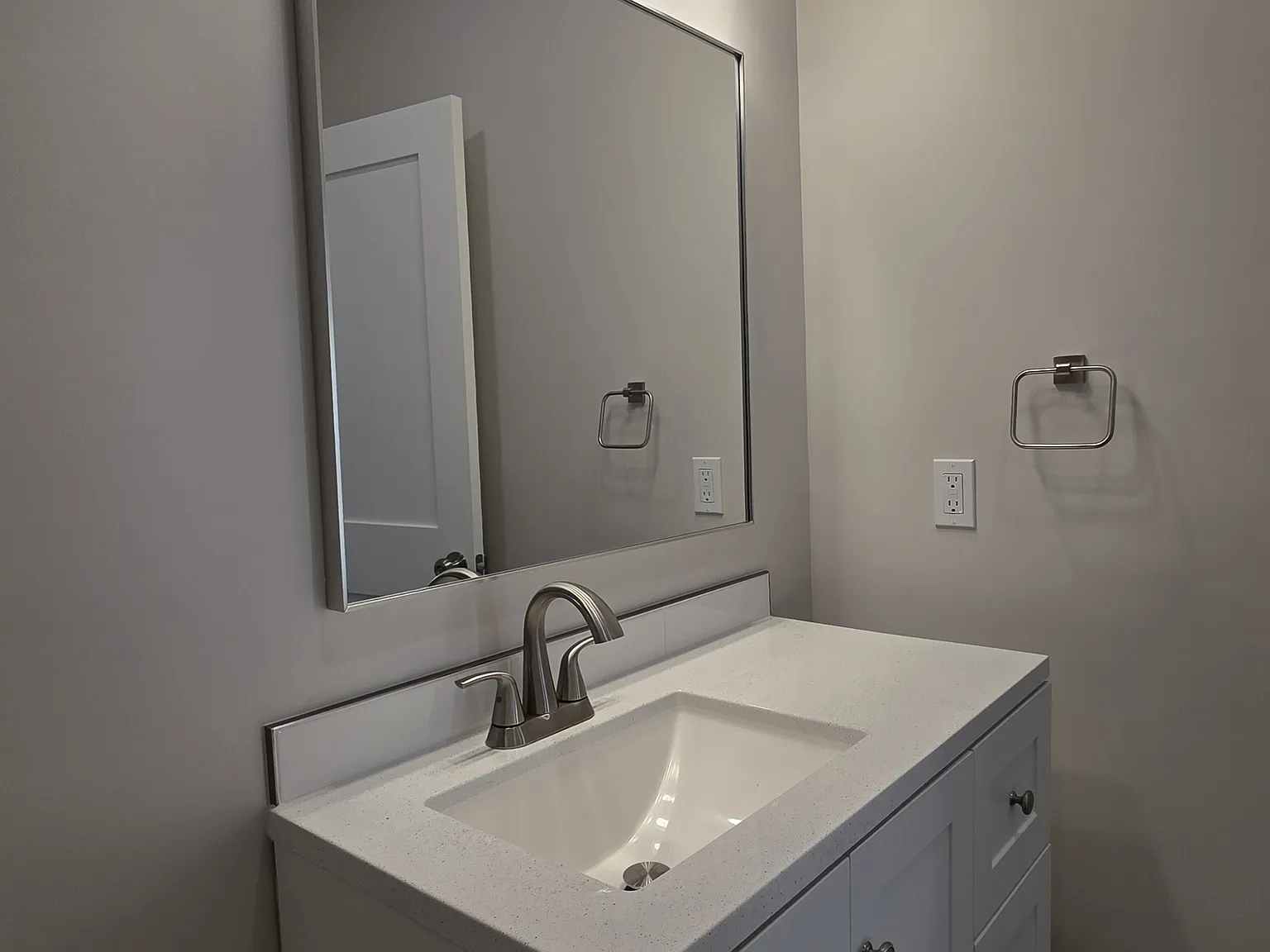 La Playa Apartments — Photo 4