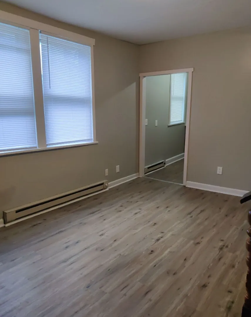 908 E Main Street — Photo 2
