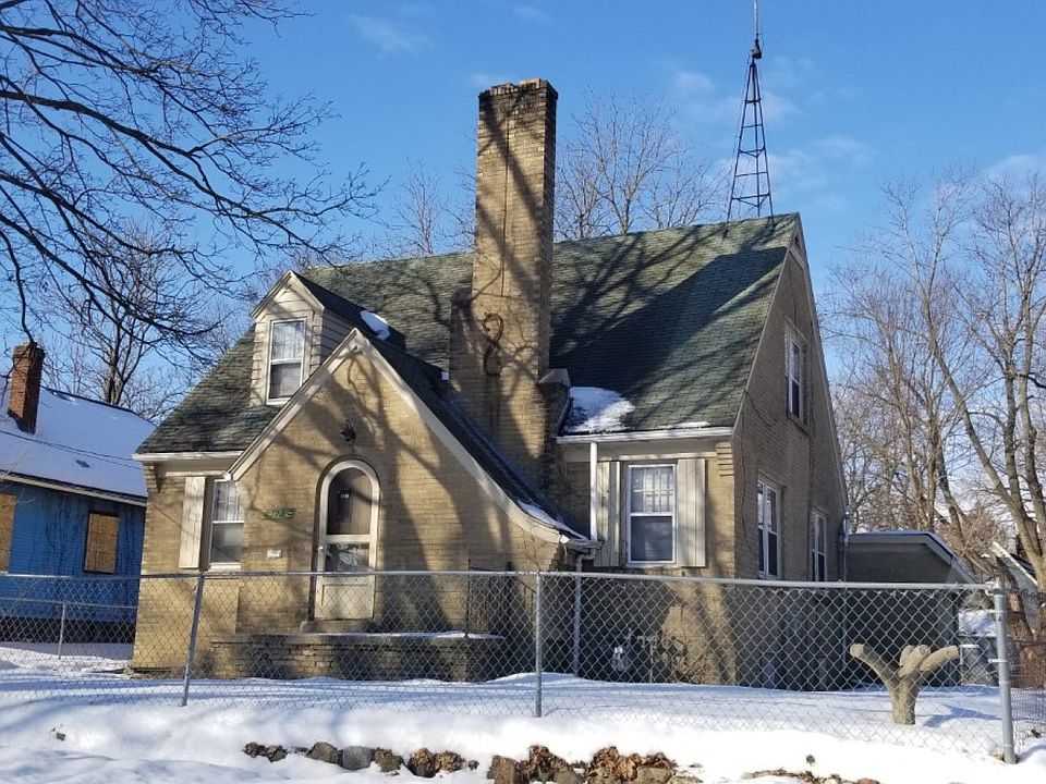 1st image of 122 Willard Ave