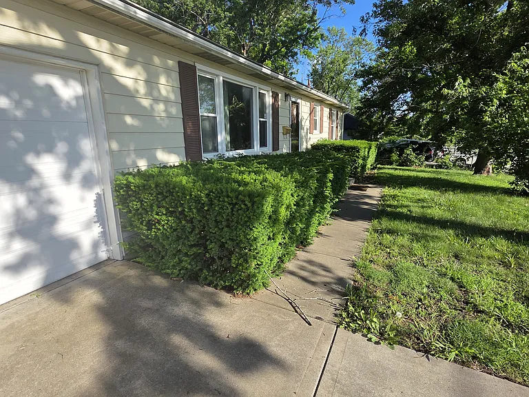 7039 Nieman Rd — Photo 20