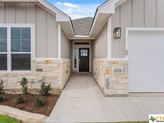 3rd image of 808 Ashberry Dr