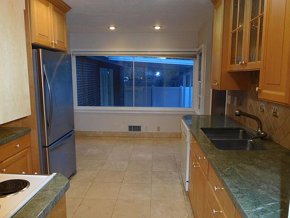 Kitchen (looking from hallway towards breakfast nook area)