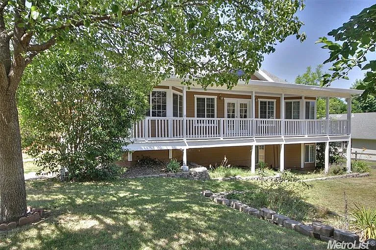 6 bed, 3200 sqft, $4,250 — Photo 1
