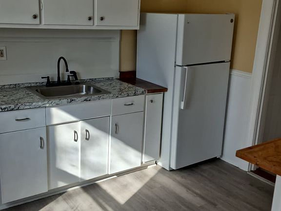5th image of 101-103 Daniels Ave #2