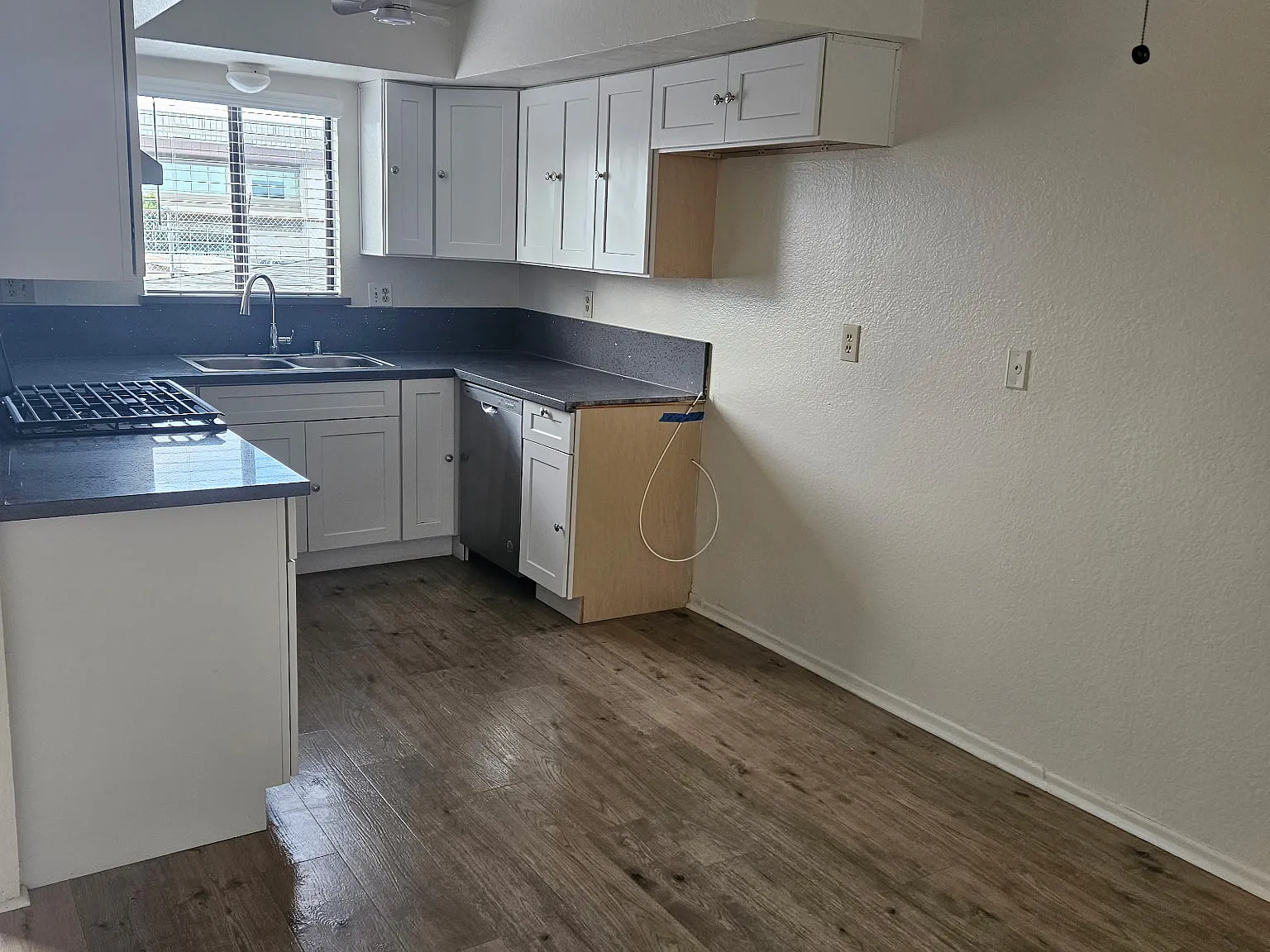 2 bed, 1.5 bath, $2,400 — Photo 4