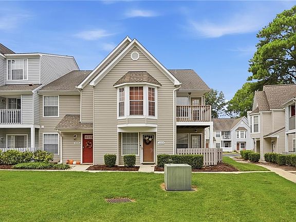 2nd image of 1004 Pebblewood Dr
