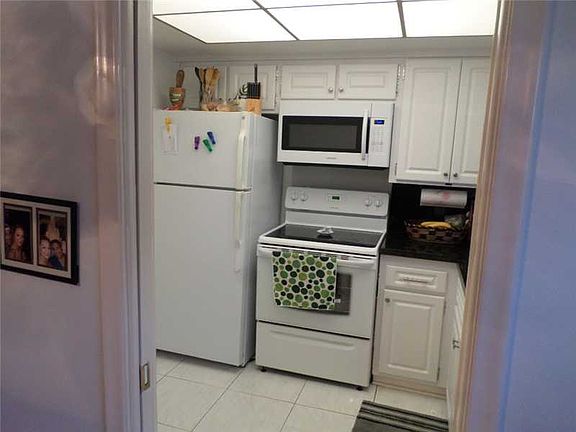4th image of 2166 NE 56th St APT 101