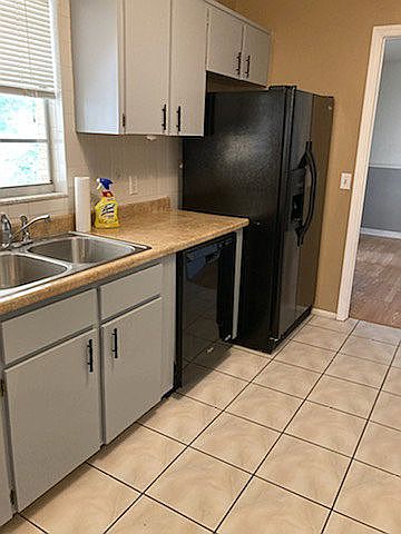 2nd image of 3377 Montano Ave