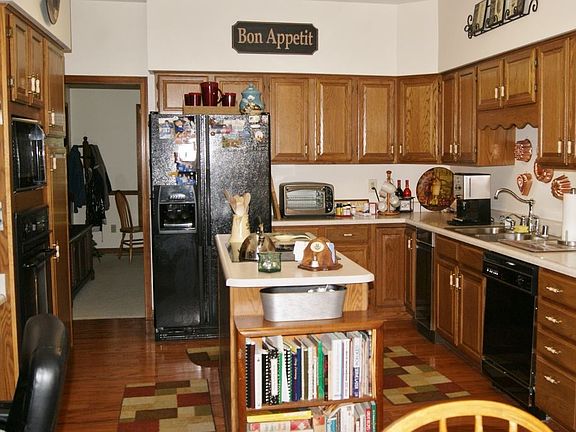 5th image of 305 Riverwood Blvd