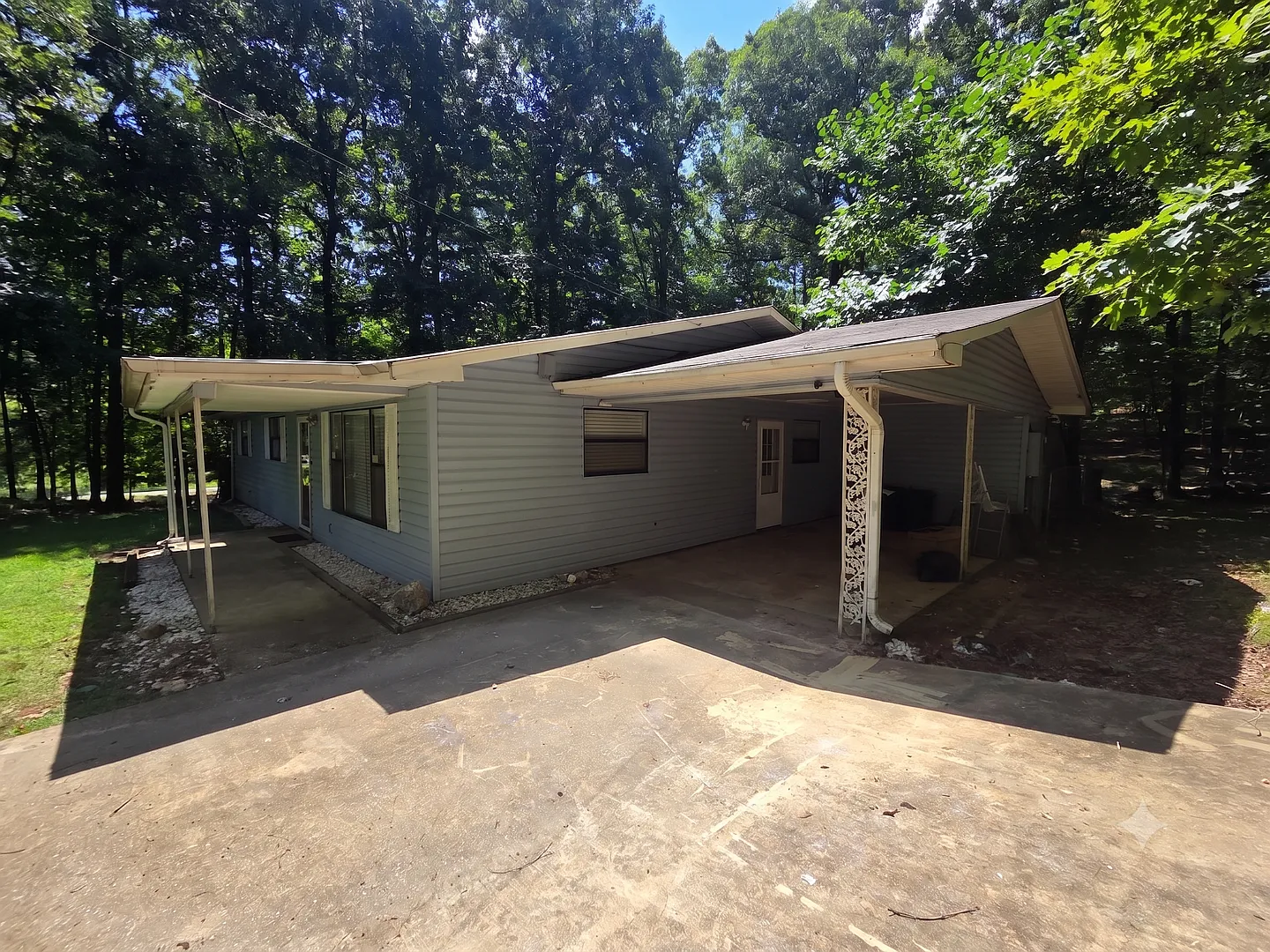 3bd/2ba, Updated kitchen! — Photo 2