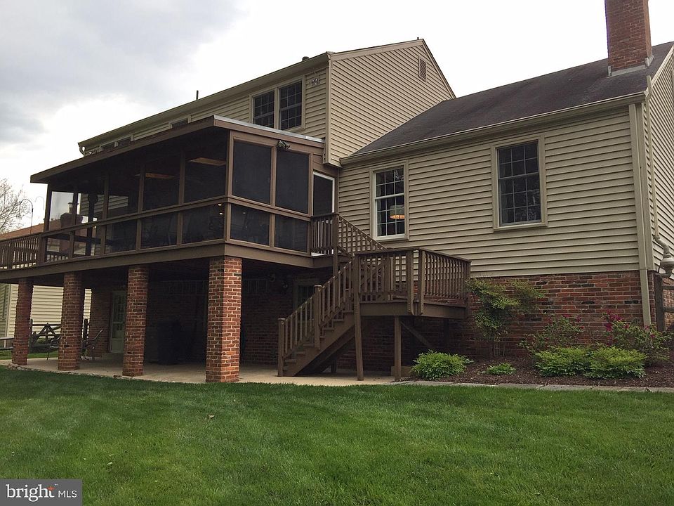 2nd image of 1074 Pipestem Pl