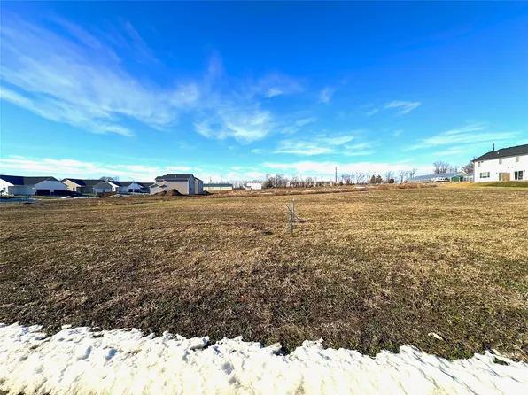 701 Green Heron Dr, Norwalk, IA 50211