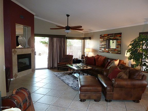 2nd image of 700 E Cantebria Dr