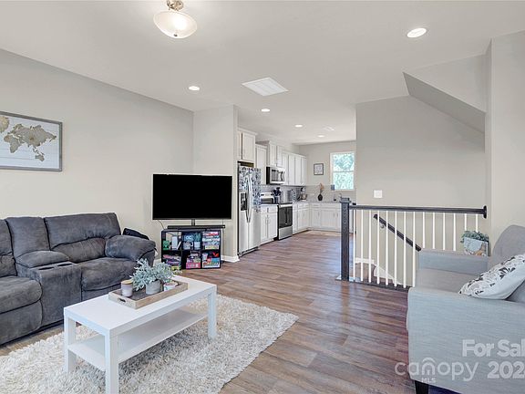 5th image of 11332 Winding Gorge Dr