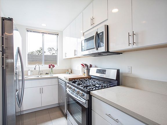 3rd image of 327 Sinclair Ave APT 2
