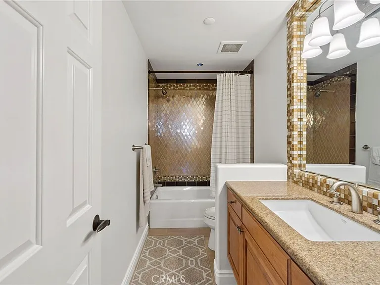 34403 Green Lantern St #2 — Photo 29