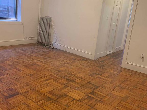 2nd image of 541 Isham St #33