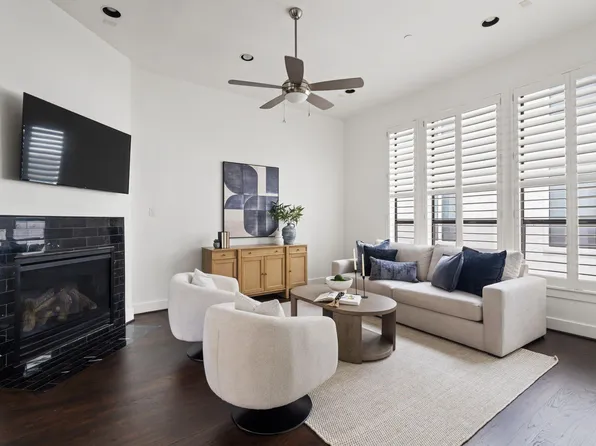 2105 Woodhead St, Houston, TX 77019