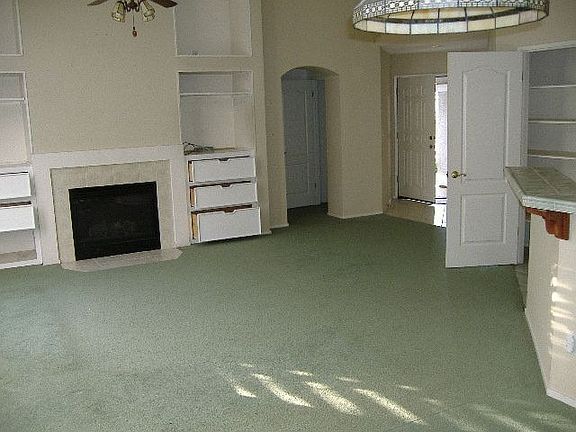 3rd image of 1150 E Hill Ct
