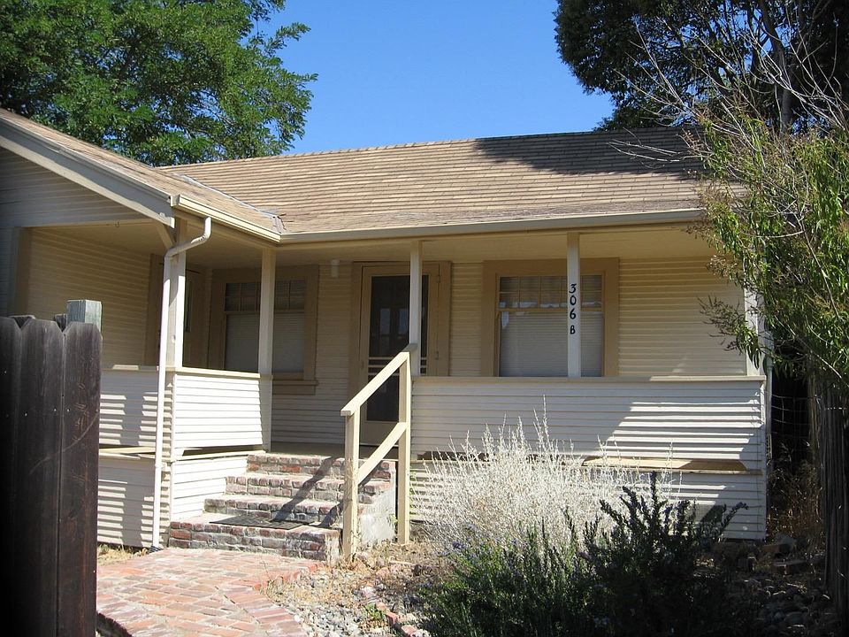 1st image of 306 3rd St