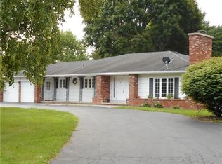 3 Falconbridge Dr, Pittsford, NY