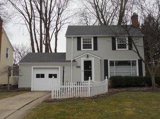 31105 Carlton Dr, Bay Village, OH