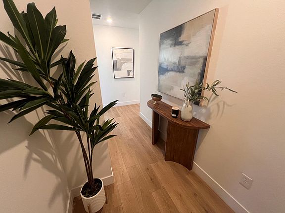 3rd image of 1701 Simond Ave #327