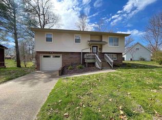 5755 Greensboro Dr, Newburgh, IN 47630