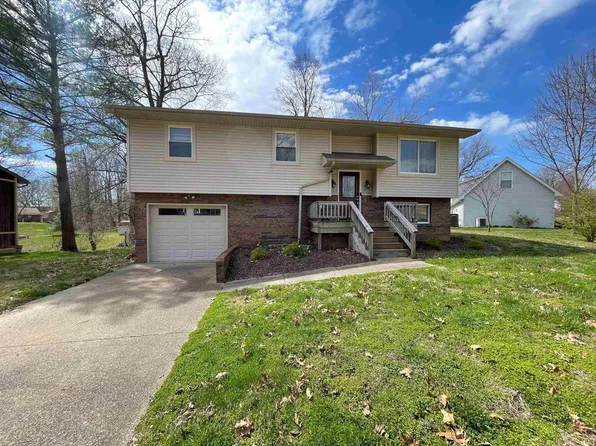 5755 Greensboro Dr, Newburgh, IN 47630