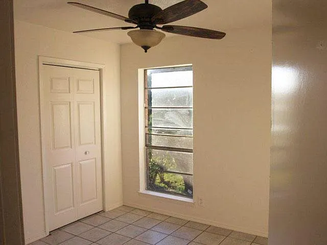 2412 Village Walk — Photo 9