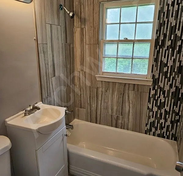7508 Maple Ln — Photo 8