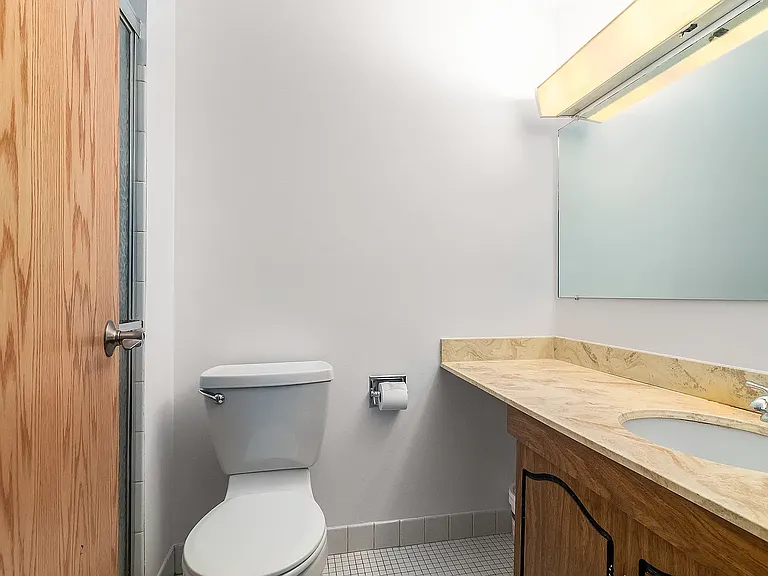 2201 S Stewart Ave #4H — Photo 5