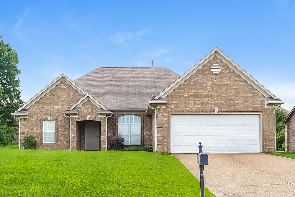 3 bed, 2.0 bath, 1532 sqft, $1,935 — Photo 1