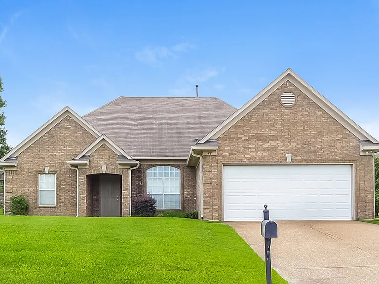 55 Mossy Springs Dr — Photo 1