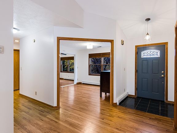 3rd image of 4185 Foxcraft Dr