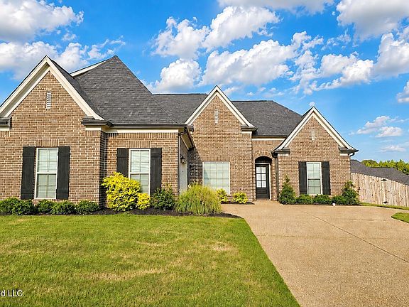 2nd image of 1932 Ava Dr
