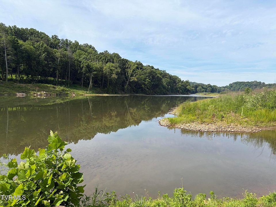1st image of 2 River Village Ln