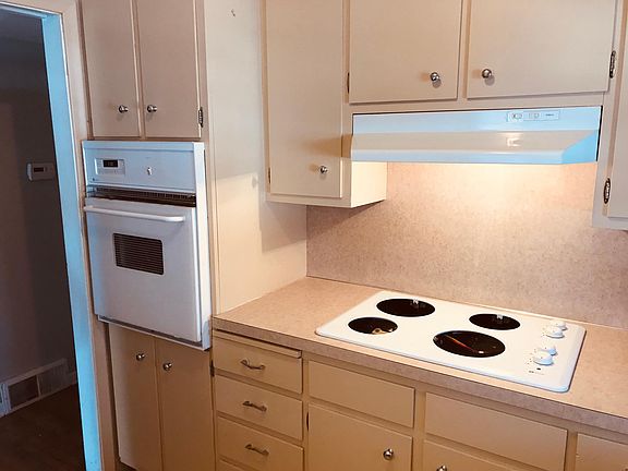 4th image of 814 N 50th Ave APT 1