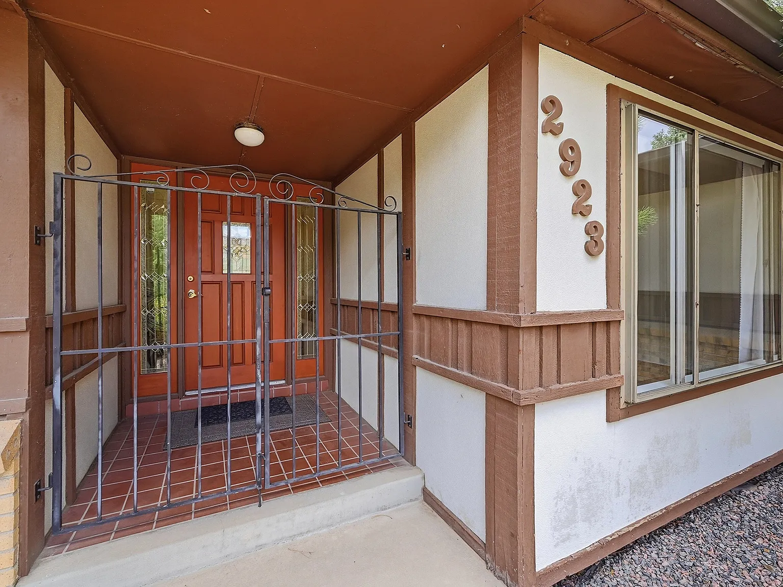 5 bed, 3024 sqft, $4,000 — Photo 2