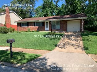 707 La Bonne Pkwy, Ballwin, MO 63021