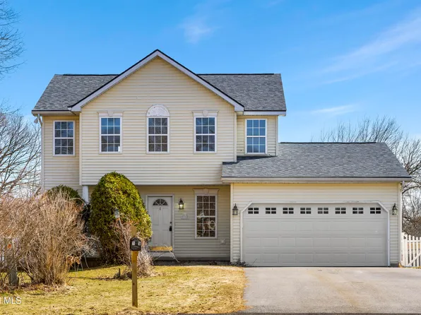 15 Tamian Pass, Ballston Lake, NY 12019