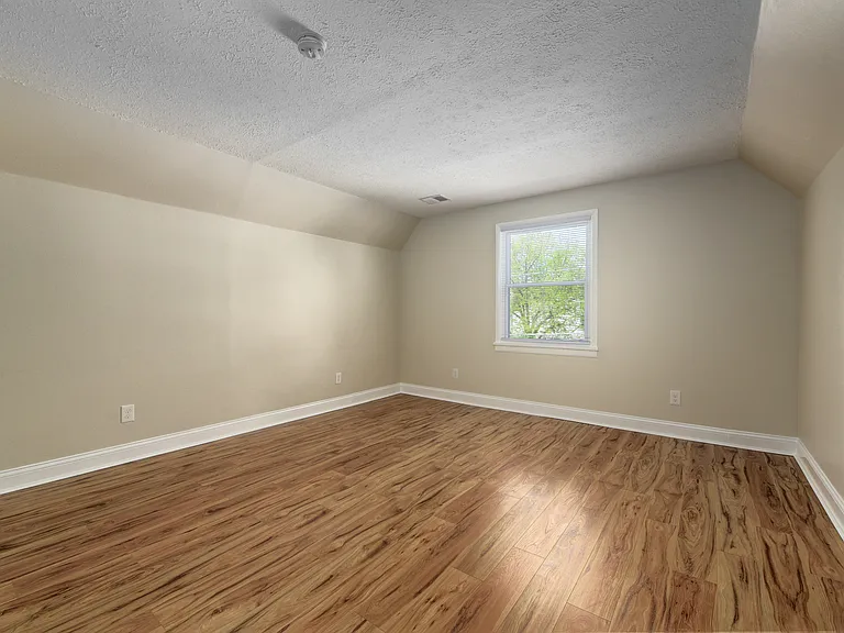 1603 Newman Ave #UP — Photo 9