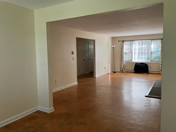 (undisclosed Address), Farmington, CT 06032