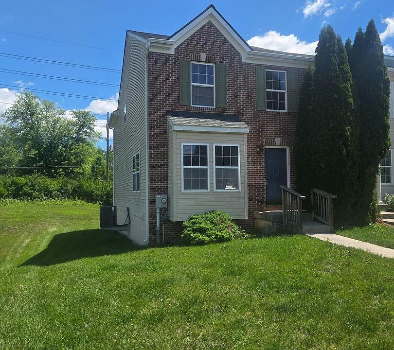 1st image of 816 Marquette Dr