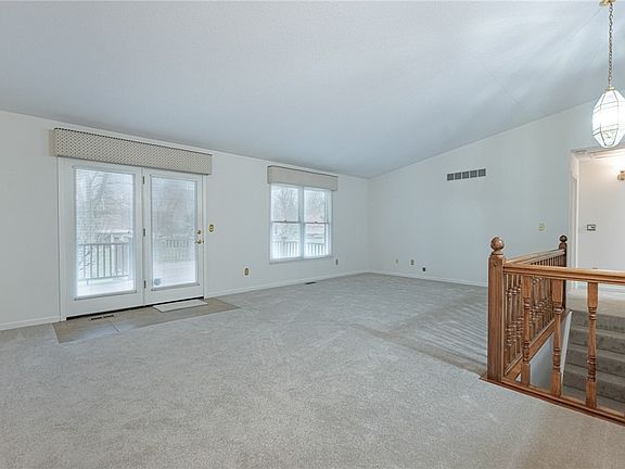 3rd image of 4955 Rosedale Rd