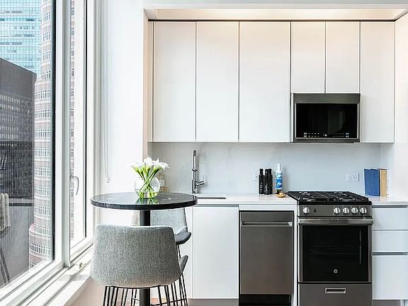 5th image of 232 E 54th St APT 22B
